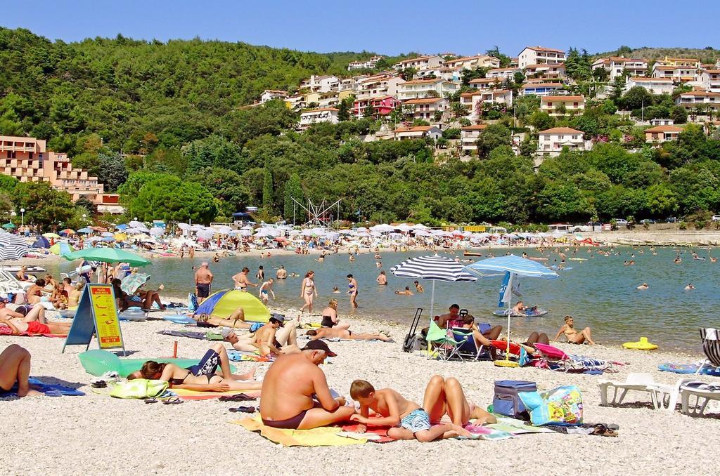 Apartments Slavica Рабац Экстерьер фото