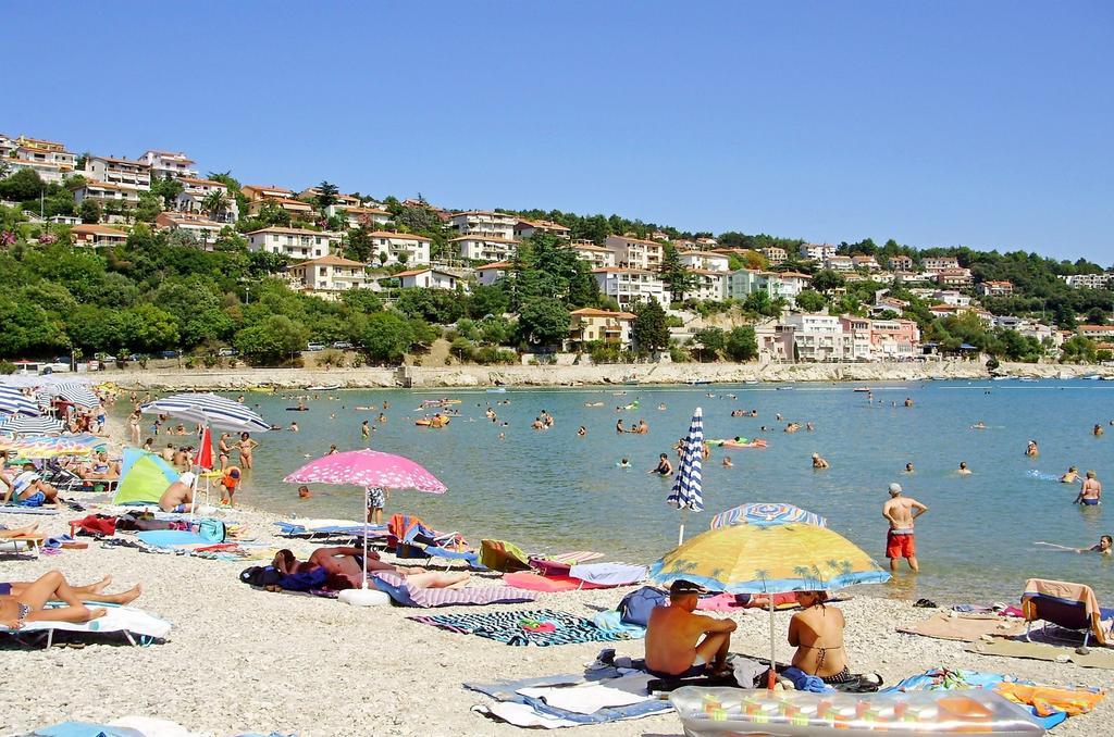 Apartments Slavica Рабац Экстерьер фото